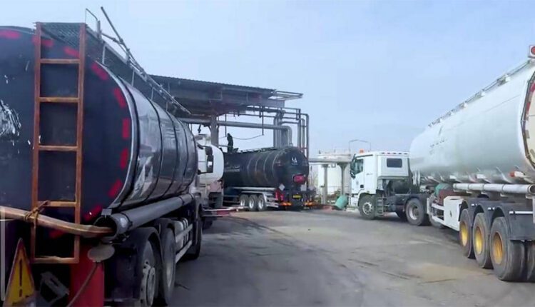 Le ministre de l’Énergie inspecte les dégâts causés aux câbles des dépôts de carburant et rassure sur la régularité des approvisionnements