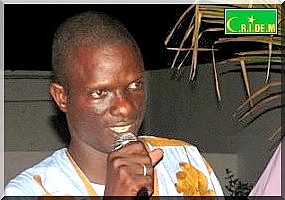 Baba Kane se lance dans une recréation musicale [PhotoReportage]. 