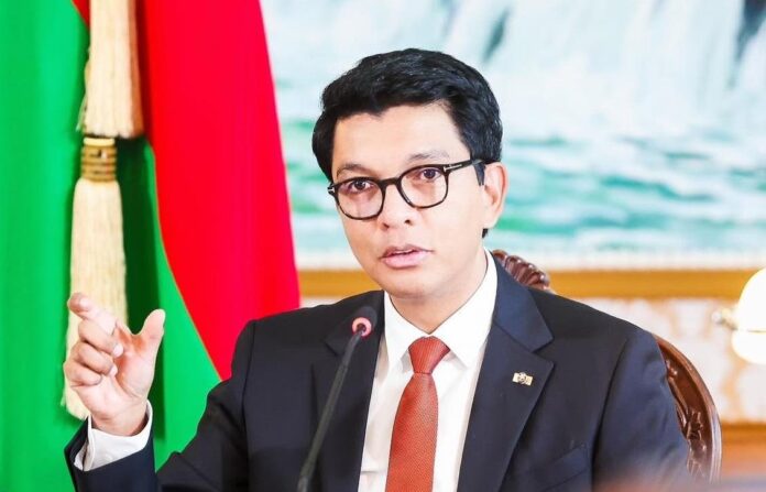 Crise à Madagascar: le président Andry Rajoelina a été exfiltré par un avion militaire français [Info RFI]