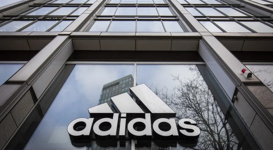 Guerre en Ukraine : Adidas suspend son partenariat avec la Fédération russe de football