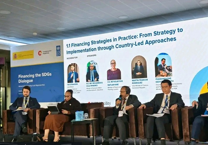 À Madrid, le ministre de l'Économie discute investissements avec le président de la Chambre de commerce d'Espagne