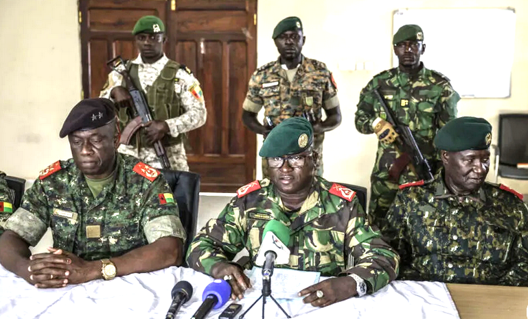 Guinée-Bissau: un groupe d'officiers dit avoir pris le contrôle du pays, le président Embaló «renversé»