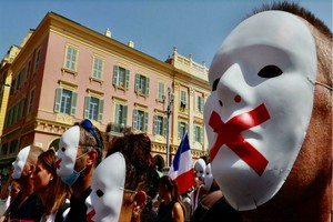 France: la mobilisation contre l'extension du passe sanitaire ne faiblit pas