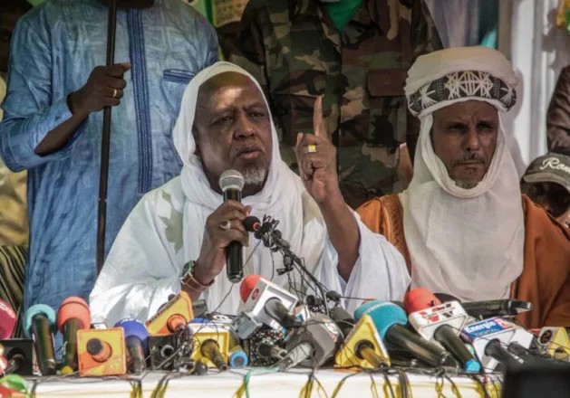 Algérie : Depuis Alger, l’imam Mahmoud Dicko exhorte à l’union contre le pouvoir au Mali