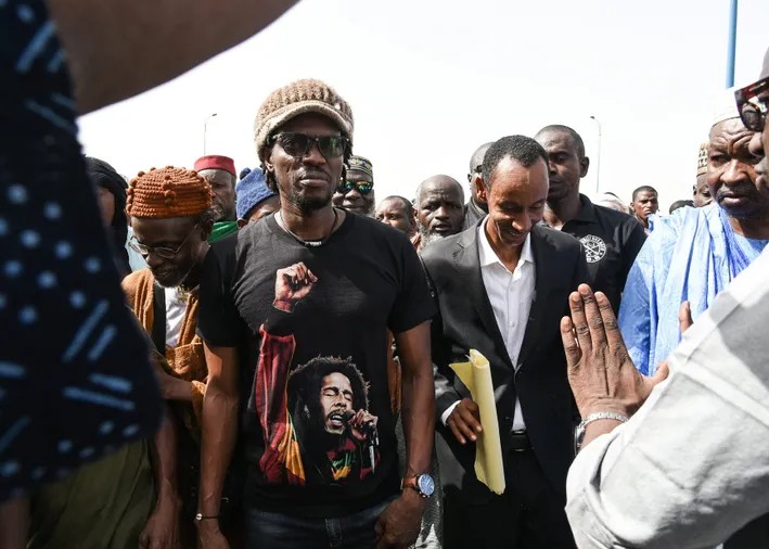 Mali : deux militants critiques de la junte condamnés à de lourdes peines de prison