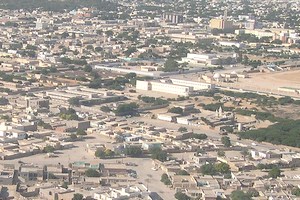 Teyarett : Un colonel squatte un espace public