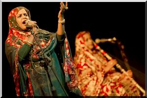 9e Festival arabe de Djemila : Clôture en beauté ...Brillante prestation de Noura Mint Seymali