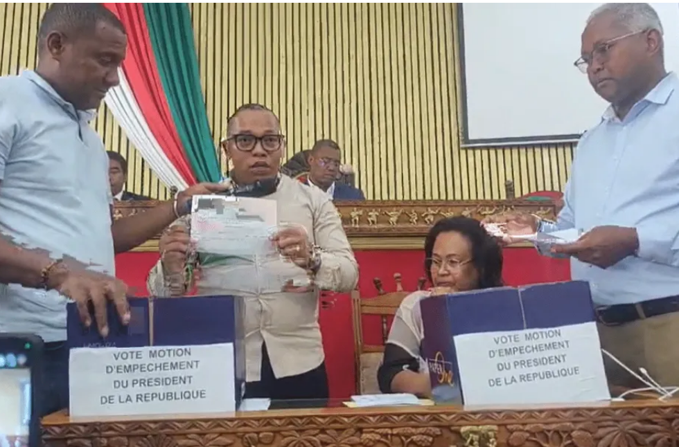 Madagascar: l'Assemblée nationale vote la destitution du président