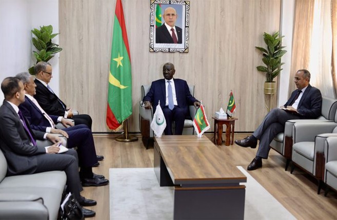 Le ministre des Affaires étrangères examine avec le secrétaire général de l’OCI le renforcement de la coopération