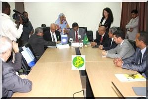 Signature d'une convention pour le financement de production de l'énergie solaire ...