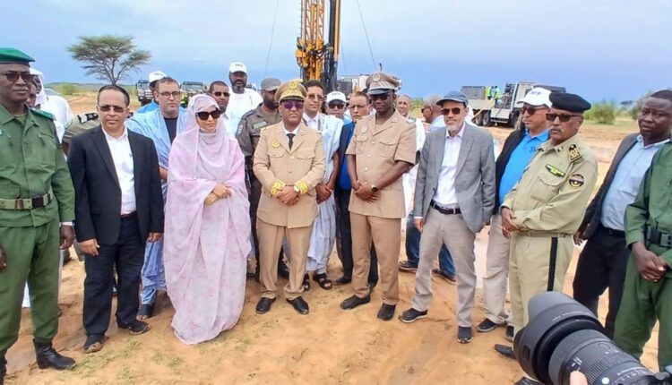 Tintane : la ministre de l’Hydraulique supervise le lancement d’une opération d’exploration des eaux souterraines profondes