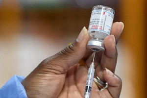 Vaccins contre le Covid-19 : pourquoi les prix des doses de Pfizer-BioNTech et de Moderna vont augmenter